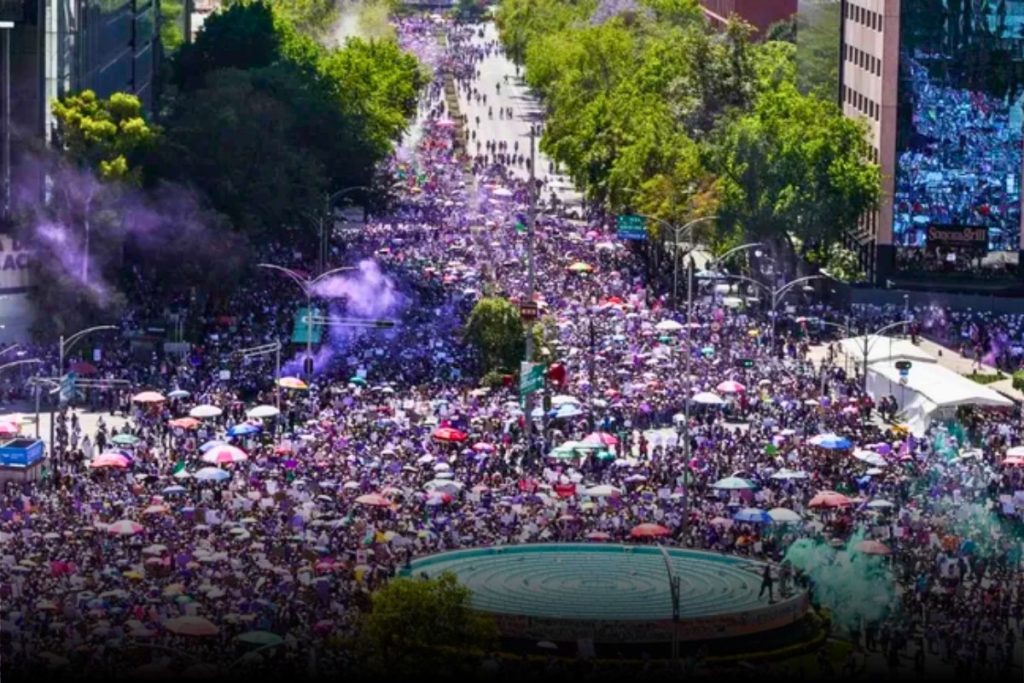 Marcha del 8M en la Ciudad de México reunió a más de 200,000 mujeres ...