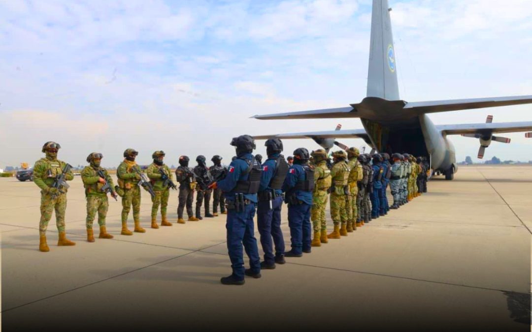 México traslada 37 operadores criminales a Estados Unidos en nueva operación bilateral